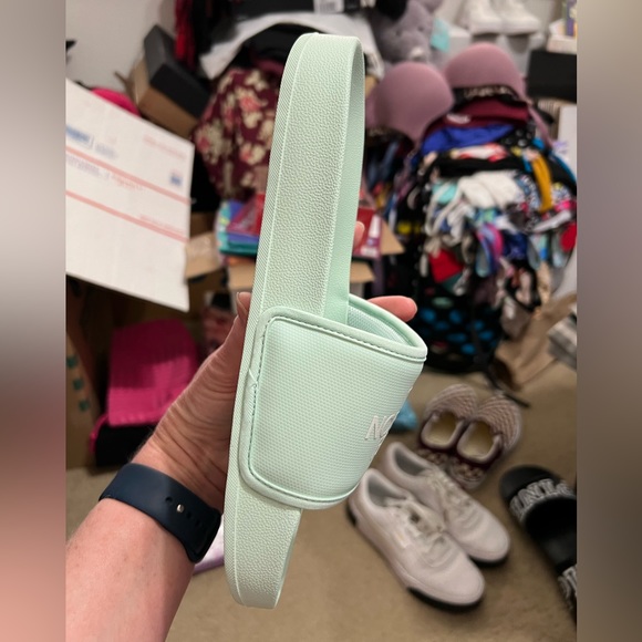 North Face Slides - Picture 5 of 8